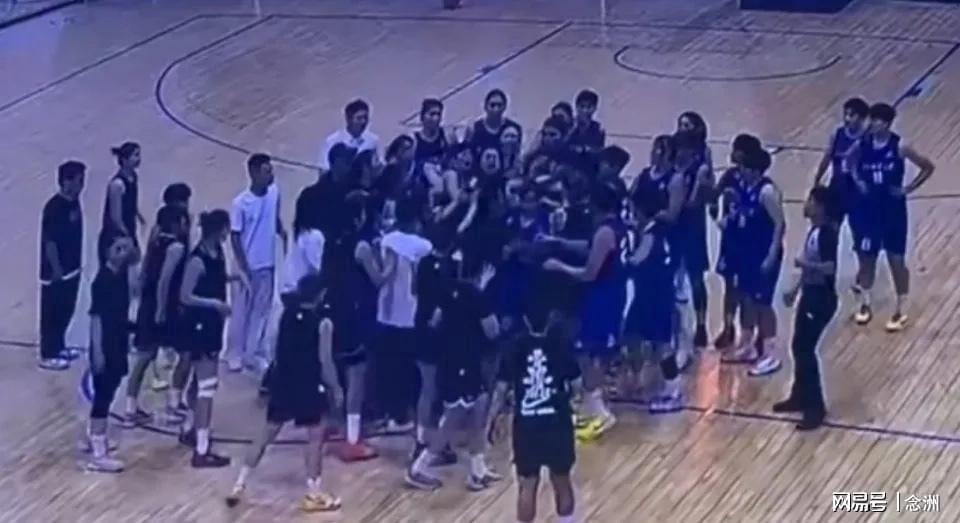 大学教练殴打对手后很嚣张：我给了她三拳+踩了她的脸 或被行政拘留